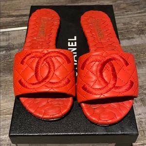 Chanel slides